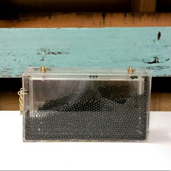 Clear purse clutch with detachable gold strap - Picture 2 of 4